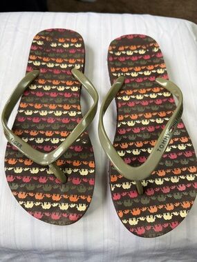 Tommy Hilfiger Olive Green Flip Flops with Multicolor Patterned Footbed